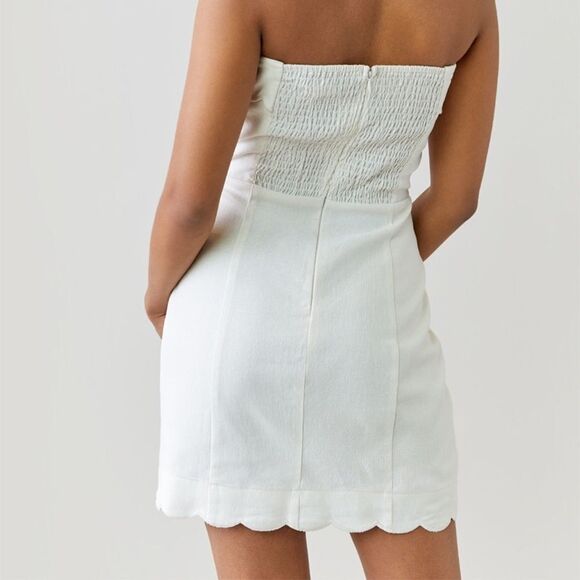 NWT Raye Scalloped Strapless Mini Dress Size Small from Francesca’s - Picture 3 of 7